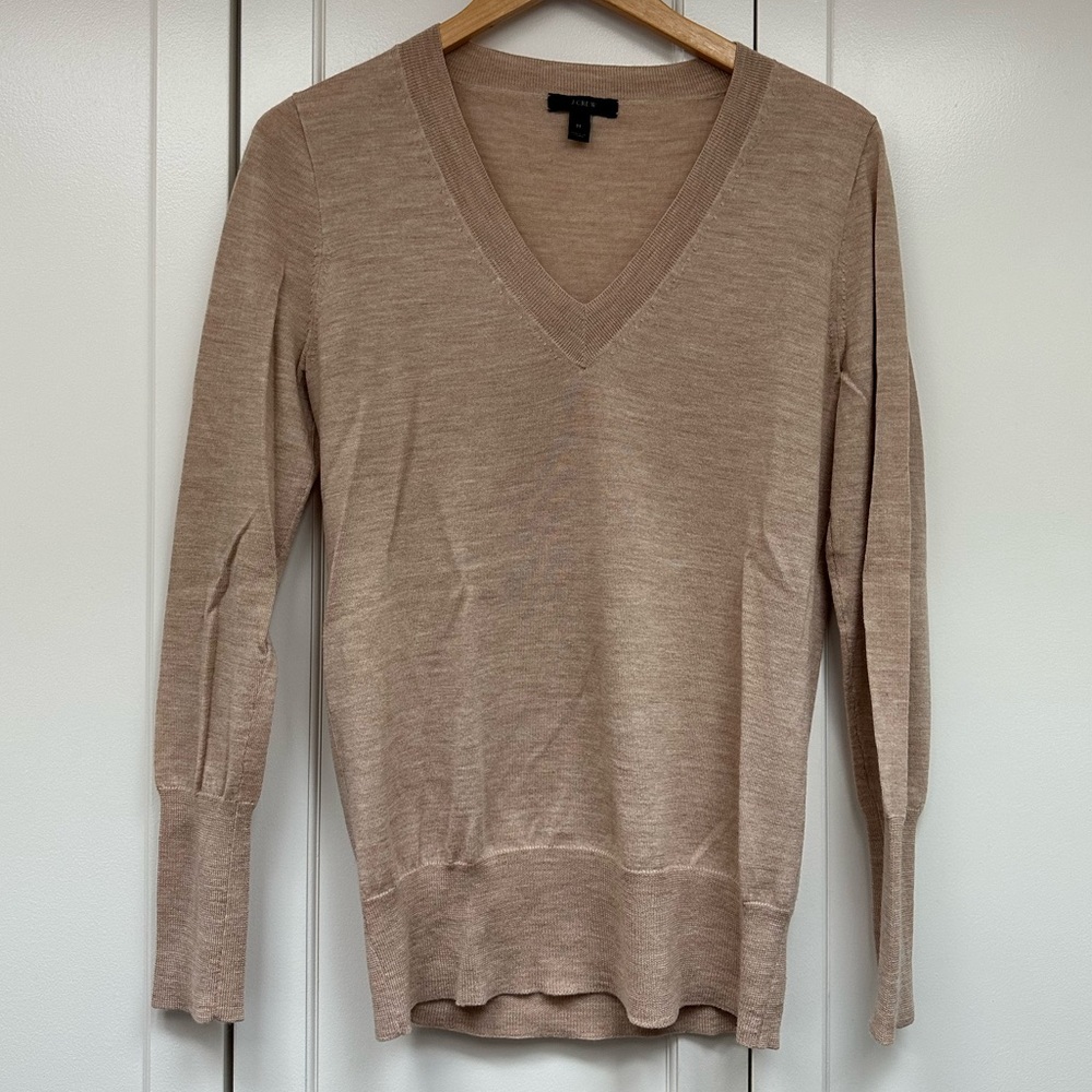 J Crew V-neck Tan Sweater Women’s Medium Merino Wool